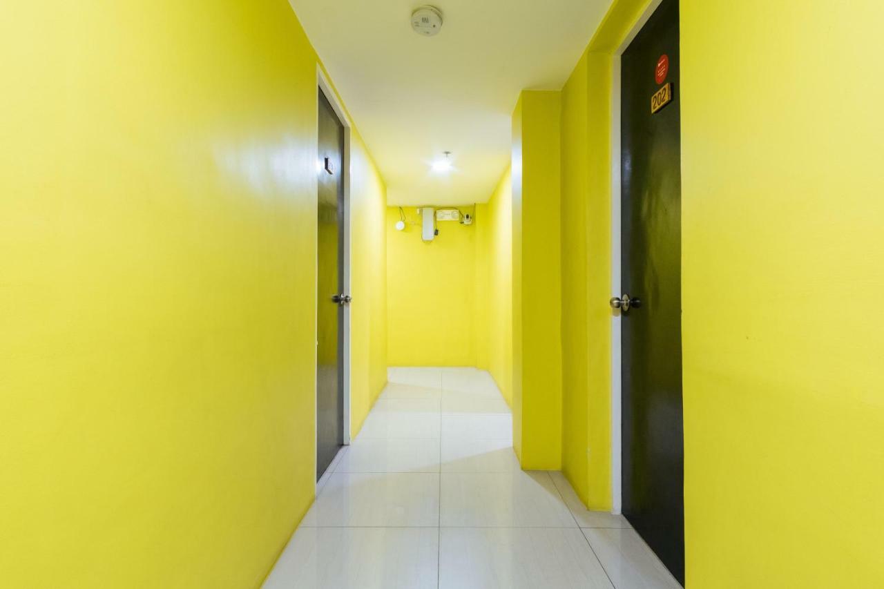 ホテル レッドドアーズ アット ユニバーシティ ベルト マニラ マニラ市 エクステリア 写真